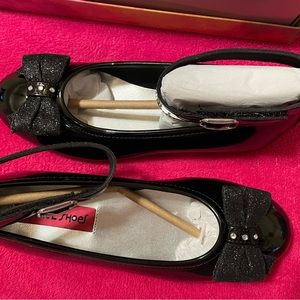 Black patent leather girls flats